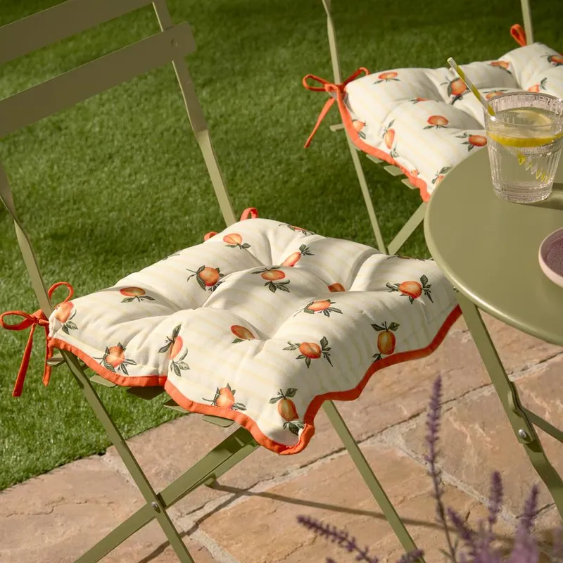 Furn Fruits Oranges Gingham Indoor/Outdoor Seat Pads (2 pack) in Yellow Size: 40cm x 40cm - Yellow