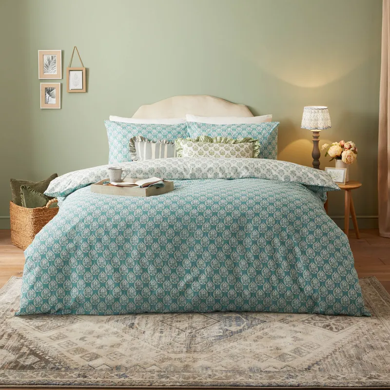 Furn Unisex Krissa Block Printed Duvet Cover Set in Blue Size: Super King Blue female
