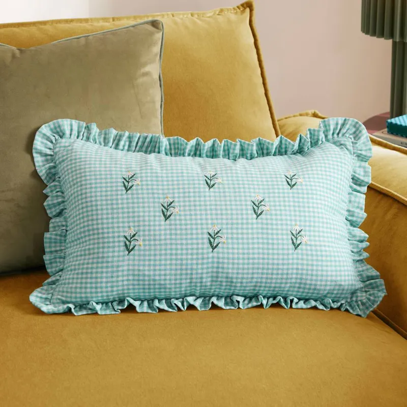 Furn Unisex Les Petite Fleurs 100% Cotton Gingham Ruffle Cushion in Green Size: 30cm x 50cm Green 30cm x 50cm female