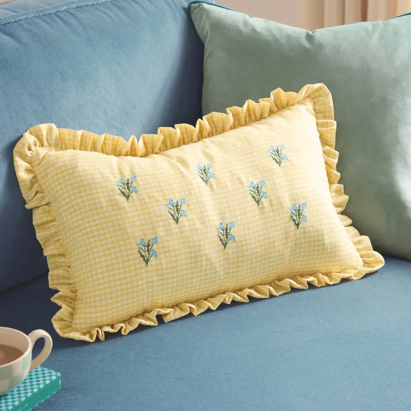 Furn Les Petite Fleurs 100% Cotton Gingham Ruffle Cushion in Yellow Size: 30cm x 50cm - Yellow - Size: 30cm x 50cm