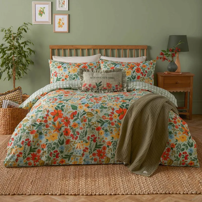 Furn Unisex Meadow Haze Printed Duvet Cover Set in Green Size: Double Green Double female