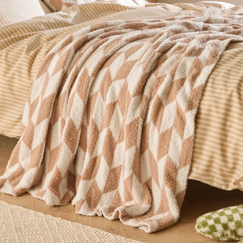 Furn Olsen Geometric Throw in Beige Size: 130 cm x 180 cm Beige 130 cm x 180 cm