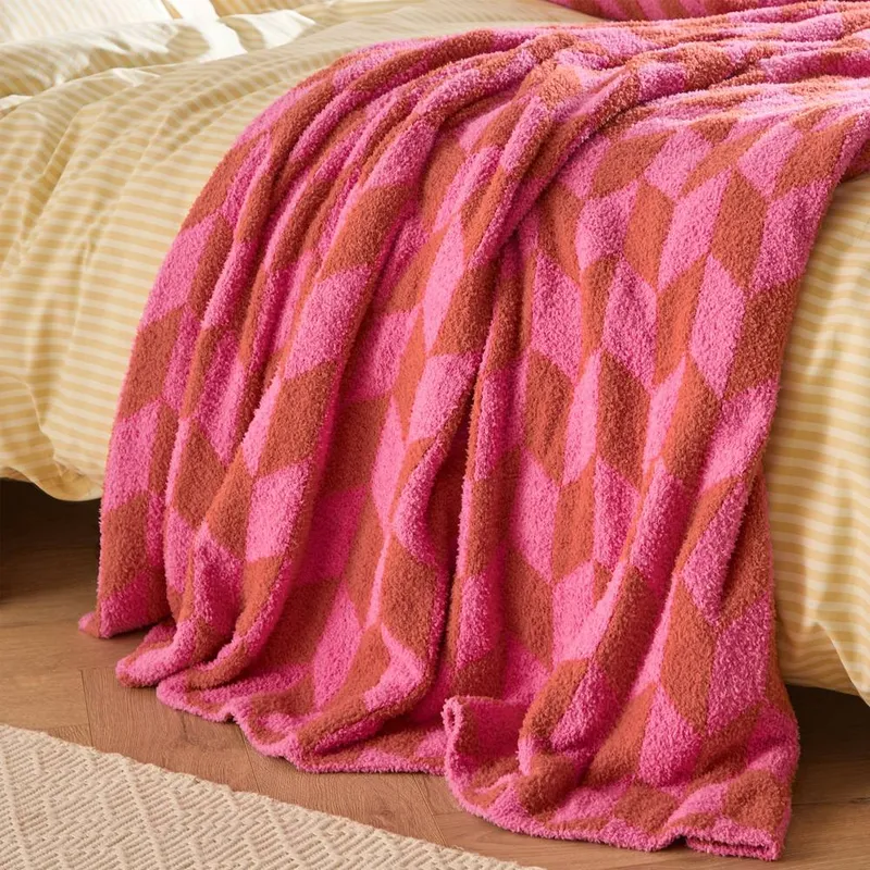 Furn Unisex Olsen Geometric Throw in Fuchsia Size: 130cm x 180cm Fuchsia female