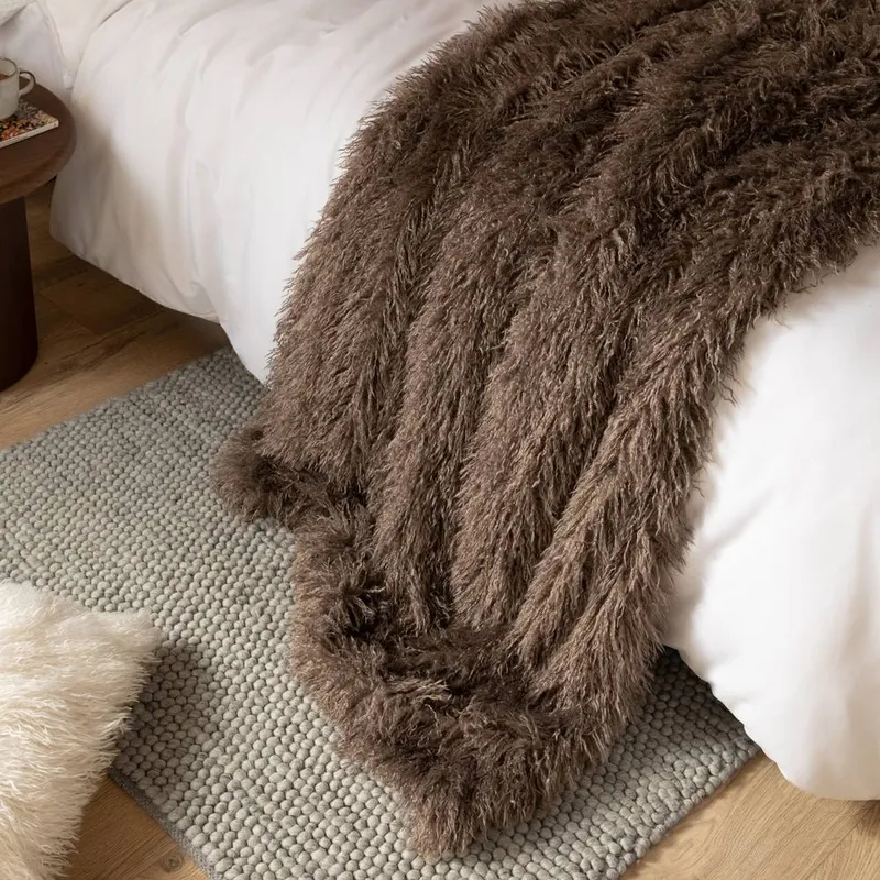 Furn Unisex Rowan Faux Fur Throw in Brown Size: 130cm x 170cm Brown 130cm x 170cm female