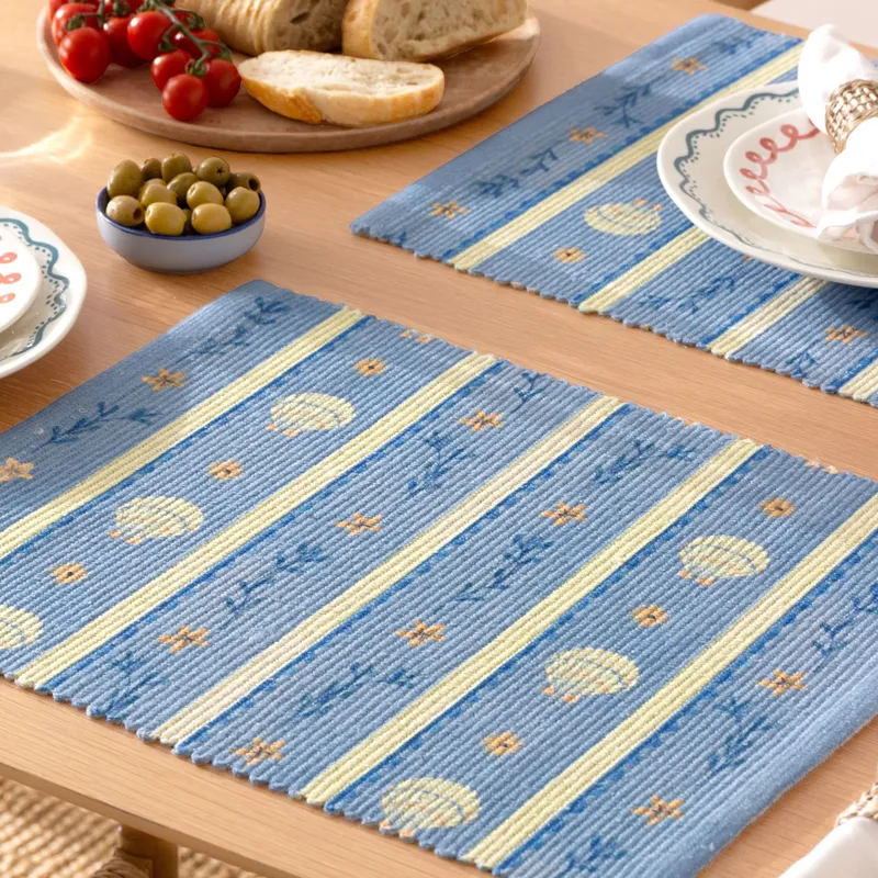 Furn Sea Shells Indoor/Outdoor Placemats (Set of 4) in Blue Blue