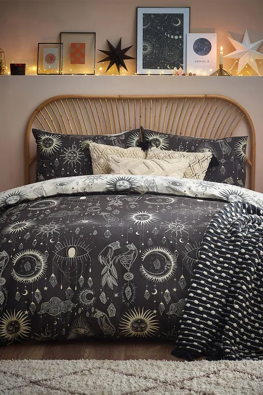 Furn Constellation Celestial Reversible Duvet Cover Set Size: King - Multicolor