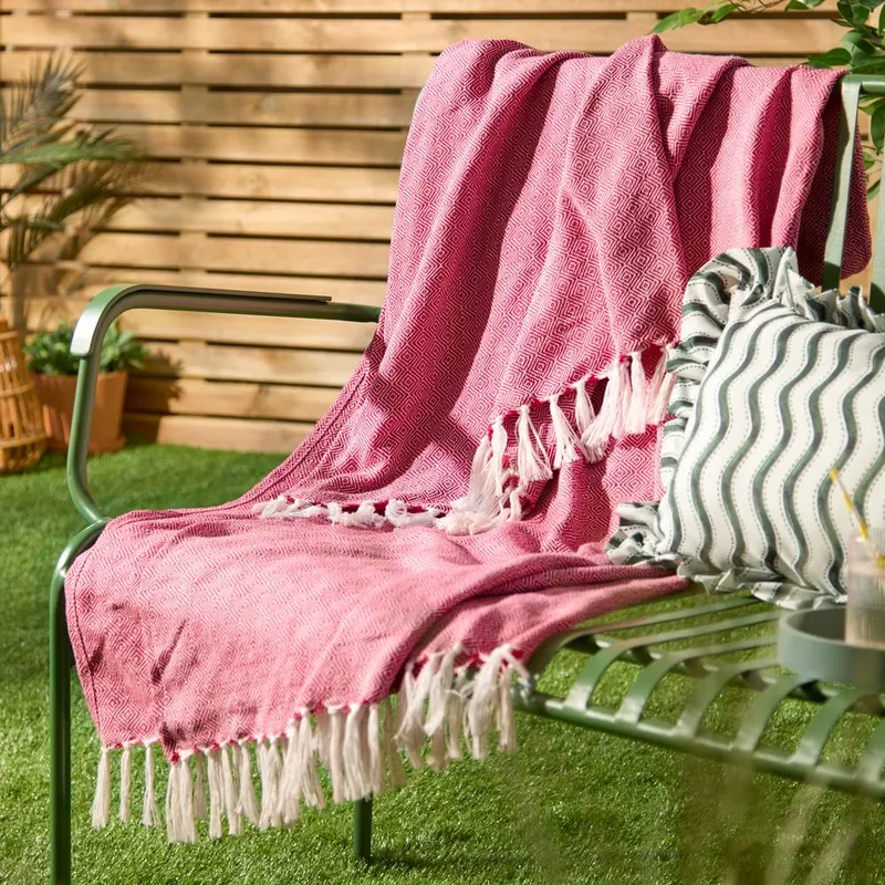 Furn Dessa Woven Indoor/Outdoor Throw in Pink Size: 130cm x 180cm - Pink