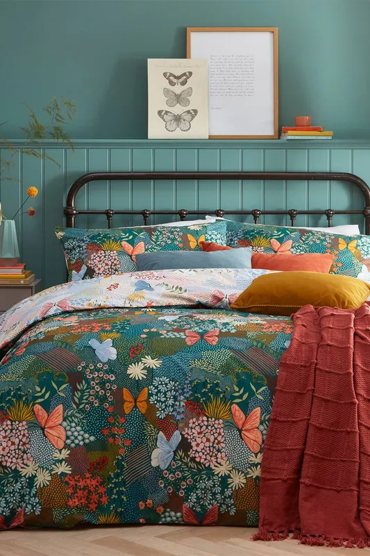 Furn Unisex Forage Floral Reversible Duvet Cover Set in Teal Size: Super King Teal female