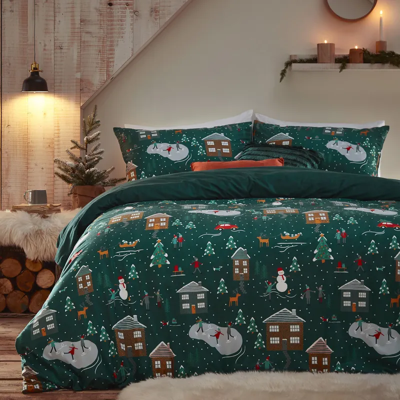 Furn. Festive Winter Pines Premium Pyjama Fleece Duvet Cover Set - Green - Size Toddler