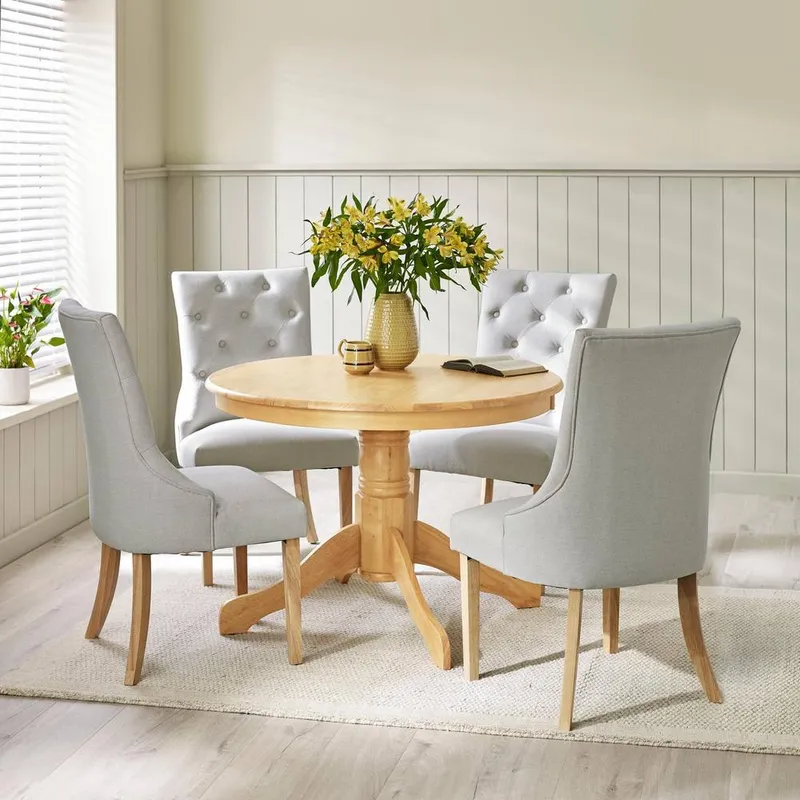 FurnitureboxUK Bude Round Wooden Dining Table & 4 Belgravia Chairs in Light Oak Size: 4 Person - Light Oak