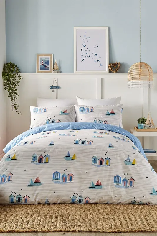 Fusion 'Beach Huts' Summer Seaside Print Duvet Cover Set in Blue Size: Double Blue