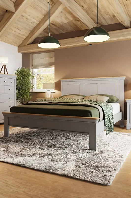 FWStyle Solid Oak Bed Frame Painted Finish Putty in Grey Size: King - Grey - Size: King