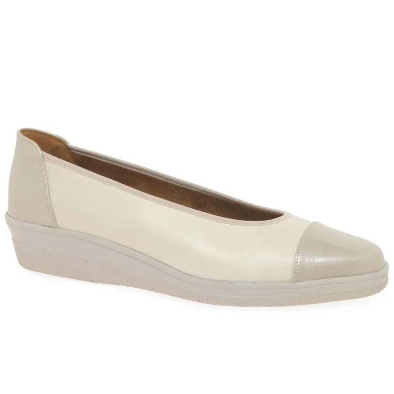 Gabor Petunia Womens Accent Low Heeled Pumps Colour: Ivory/Puder Paten 6 - female