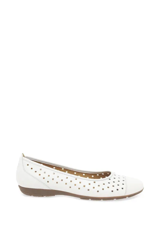 Gabor Women's 'Ruffle' Casual Shoes in White Size: 4 - White - Size: 4