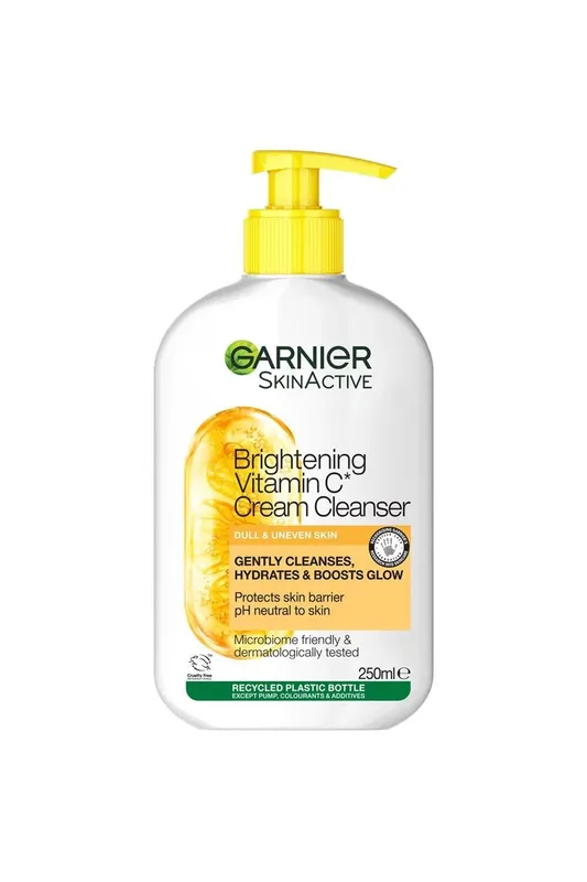 Garnier Women's Skin Active - Vitamin C Brightening Foam Cleanser Size: 250ml Multicolor 250ml