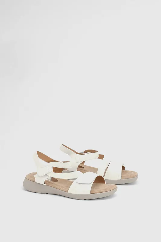 Good For the Sole Women's : Whitney Textile Comfort Flat Sandals in White Size: 5 White 5