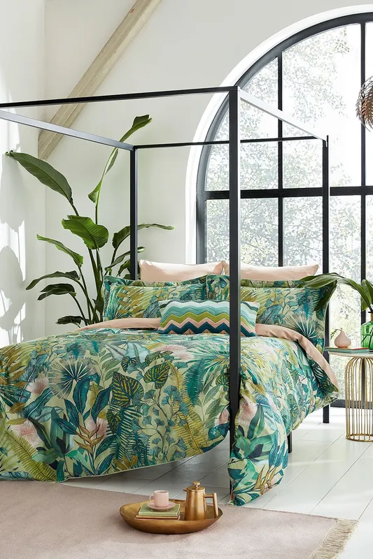 Harlequin 'Floreana Fig Leaf' Cotton Duvet Cover Set in Green Size: Super King Green Super King