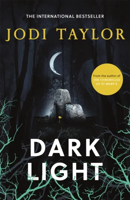 Headline Publishing Group Dark Light : A Twisting And Captivating Supernatural Thriller (Elizabeth Cage, Book 2)