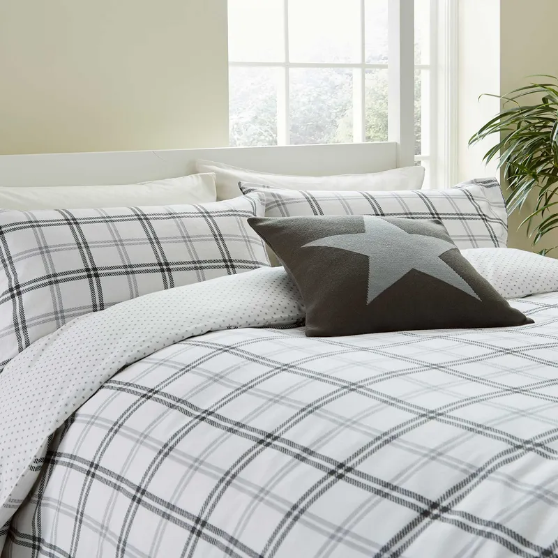 Helena Springfield 'Hunter's Check' Brushed Cotton Duvet Cover Set in Grey Size: King Grey King