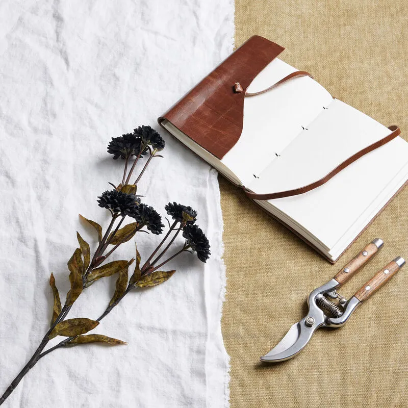 Hill Interiors - Chrysanthemum Stem - Plastic - L14 x W19 x H65 cm - Black