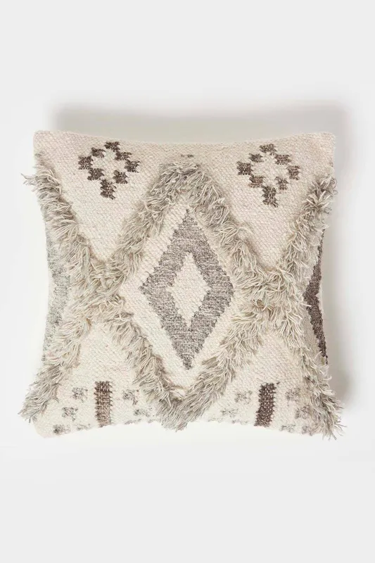 Homescapes Alta Handwoven Tufted Beige Kilim Cushion Size: 45 cm x 45 cm Beige 45 cm x 45 cm