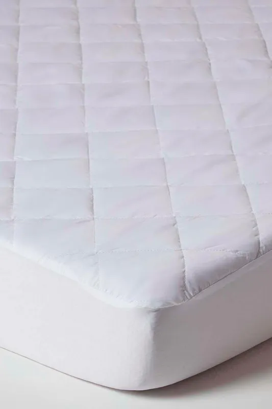 Homescapes Anti Allergy Mattress Protector in White Size: King - White - Size: King