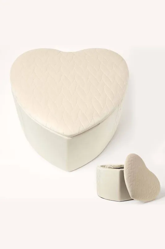 Homescapes Arundel Heart-Shaped Velvet Footstool with Storage in Cream - Cream