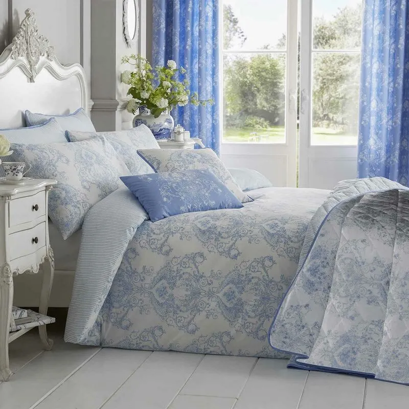 Homescapes French Toile Patterned Duvet Cover Set in Blue Size: Super King Blue Super King