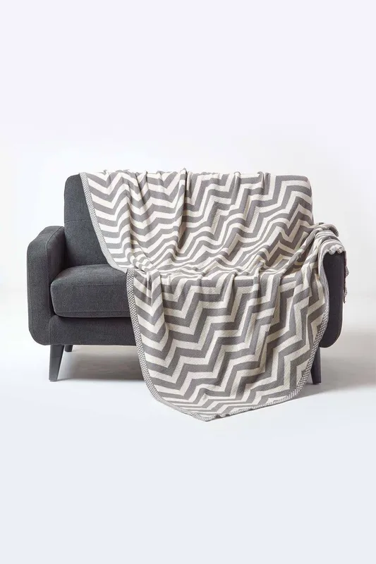 Homescapes Cotton Knitted Geometric Throw in Grey Size: 130cm x 170cm - Grey