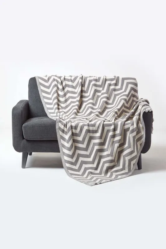 Homescapes Cotton Knitted Geometric Throw in Grey Size: 150 cm x 200 cm Grey 150 cm x 200 cm