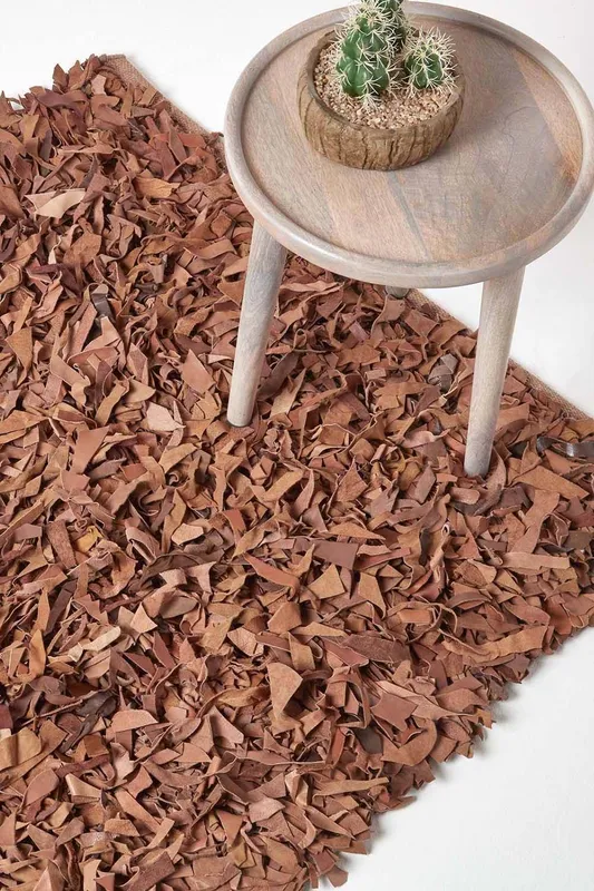 Homescapes Dallas Leather Shaggy Rug in Brown Size: 150cm x 240cm - Brown