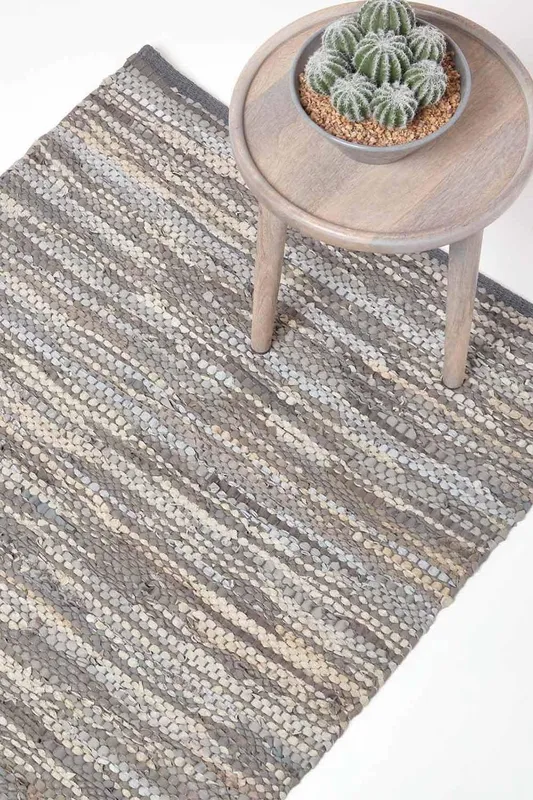 Homescapes Denver Leather Woven Rug in Grey Size: 90 cm x 150 cm Grey 90 cm x 150 cm