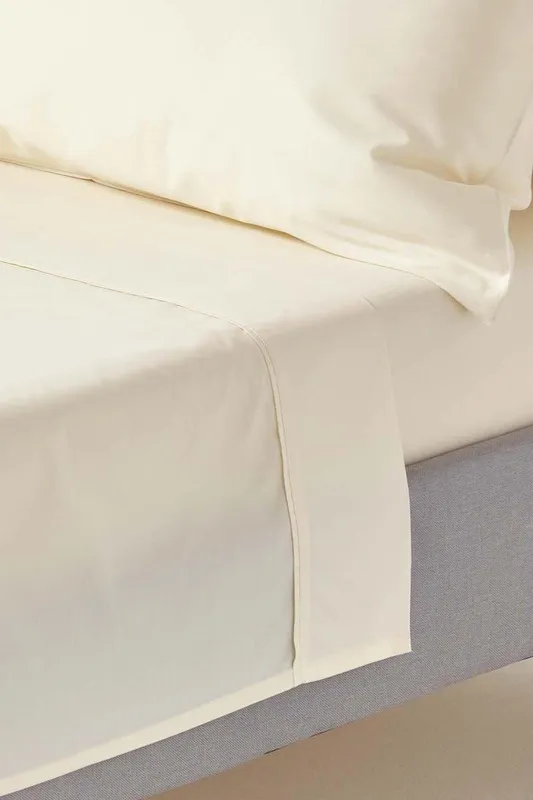Homescapes - Cream Egyptian Cotton Flat Sheet 200 Thread Count, Super King - Cream