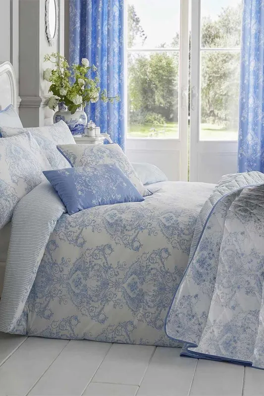 Homescapes French Toile Patterned Duvet Cover Set in Blue Size: King Blue King