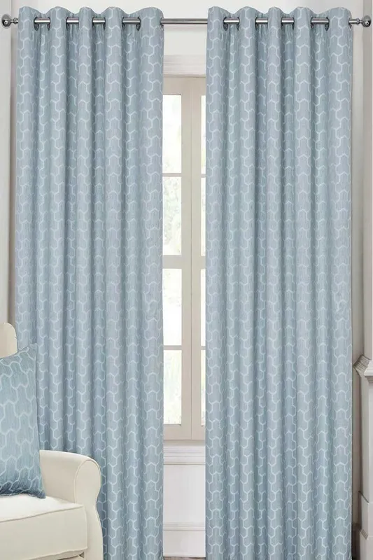 Homescapes - homecapes Blue Geometric Jacquard Blackout Eyelet Curtain Pair, 90 x 72'
