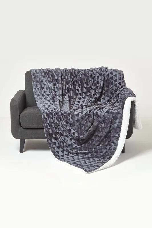 Homescapes - Dark Grey Geometric Triangle Velvet Throw, 200 x 230cm
