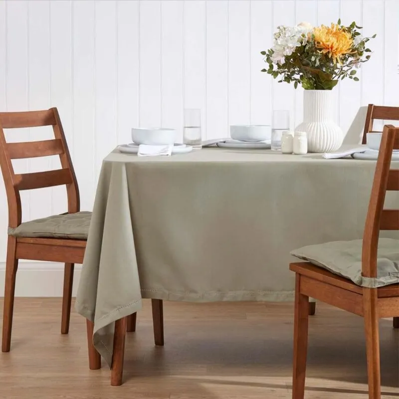Homescapes - Grey Tablecloth 140 x 230 cm