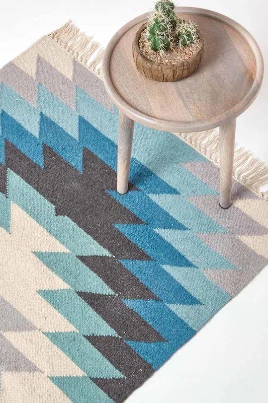 Homescapes Helsinki Handwoven Geometric Pattern Kilim Wool Rug Size: 90cm x 150cm - Multicolor - Size: 90cm x 150cm