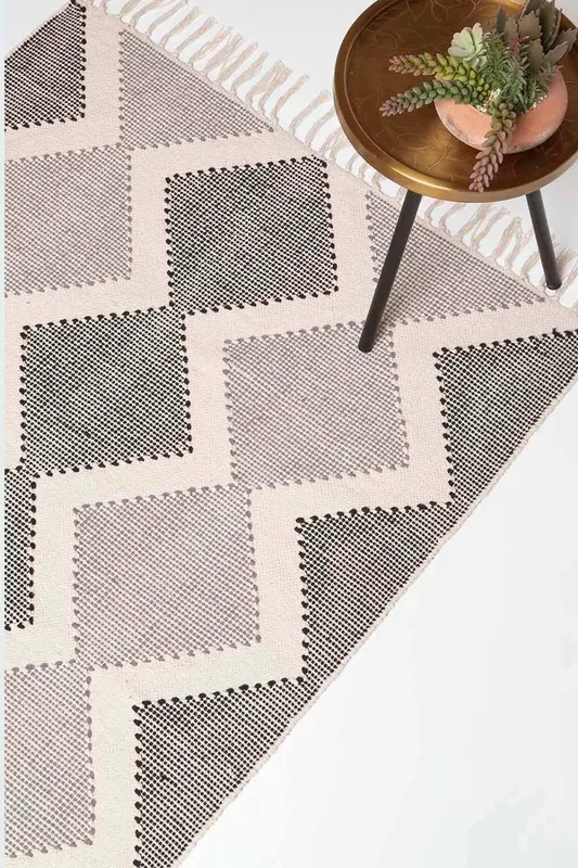 Homescapes Malmo Handwoven Cotton Textured Rug in Grey Size: 90cm x 150cm - Grey - Size: 90cm x 150cm
