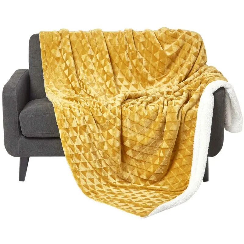 Homescapes - Mustard Yellow Geometric Triangle Velvet Throw, 200 x 230 cm