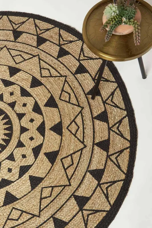 Homescapes Natural & Black Mandala Braided Jute Rug Size: 200 cm diameter Natural 200 cm diameter