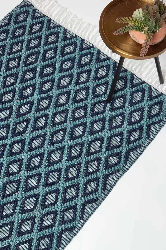 Homescapes Tula Handwoven Textured Rug in Navy Size: 90cm x 150cm - Navy
