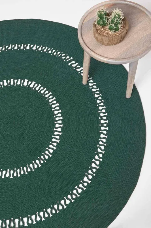 Homescapes Unisex Crochet Braided Round Rug in Green Size: 150cm diameter Green female
