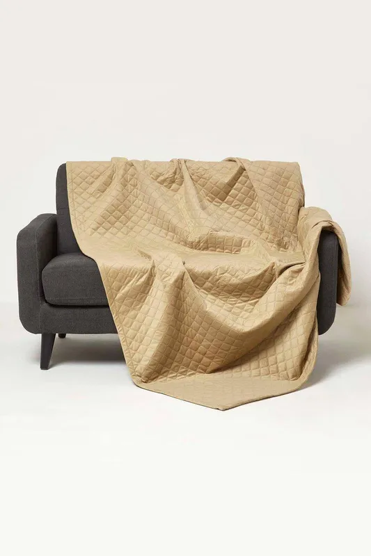 Homescapes Diamond Quilted Velvet Throw in Beige Size: 150cm x 200cm - Beige - Size: 150cm x 200cm