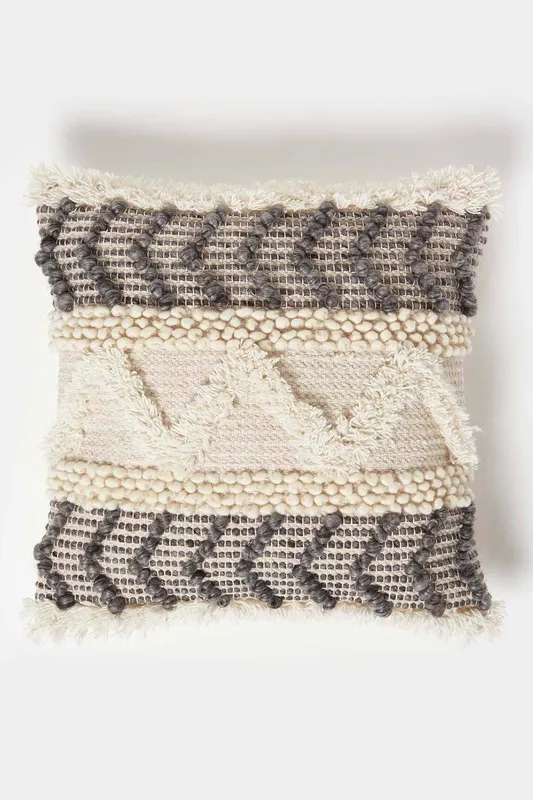 Homescapes - Lindi Handwoven Tufted Cream Kilim Cushion 45 x 45 cm