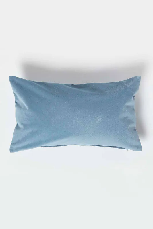 Homescapes Luxury Soft Velvet Cushion in Blue Size: 30 cm x 50 cm Blue 30 cm x 50 cm