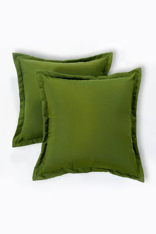 Homescapes Unisex Luxury Waterproof Plain Outdoor Cushion 45 x 45 cm, Set of 2 in Green Size: 45cm x 45cm Green 45cm x 45cm female
