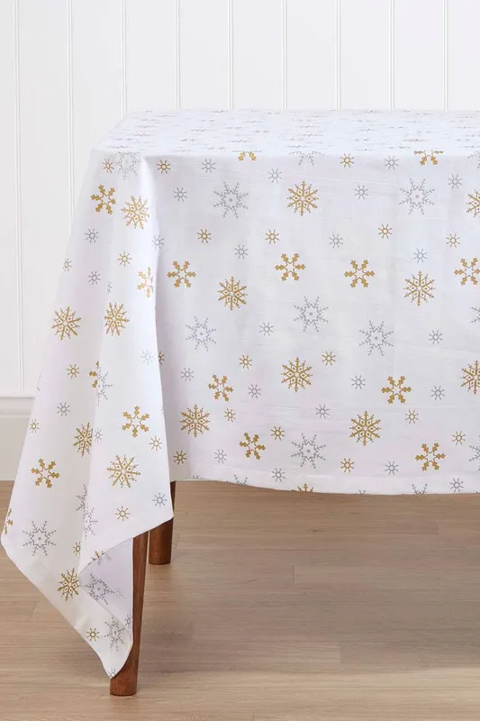 Homescapes Snowflake Christmas Tablecloth, 137cm x 228cm in White - White