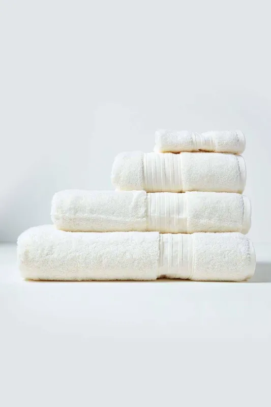 Homescapes Unisex Zero Twist Supima Cotton Towel in Cream Cream female
