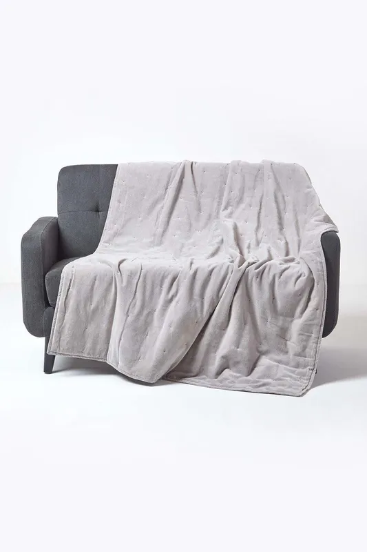 Homescapes - Light Grey Velvet Quilted Throw, 125 x 150 cm